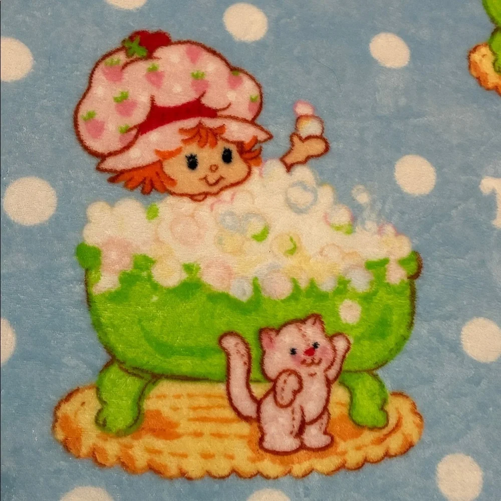 Strawberry Shortcake “Treat Yourself” 40” x 50” Travel Blanket Bubble bath Cats